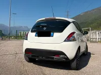 Gebraucht Lancia Ypsilon 69 PS (50 kW) 2015 Weiß Kleinwagen