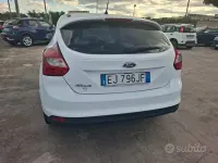 Usata Ford Focus Titanium 116 CV (85 kW) 2011 Bianco Berlina