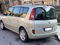 Usado Renault Espace Expression 120 CV (88 kW) 2005 Beige Monovolumen