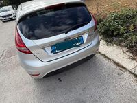 Usata Ford Fiesta 95 CV (69 kW) 2010 Grigio Utilitaria