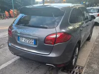 Usata Porsche Cayenne 240 CV (176 kW) 2010 Grigio SUV