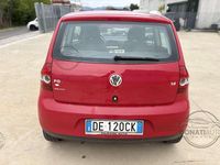 Begagnad VW Fox 75 HK (55 kW) 2007 Röd Halvkombi