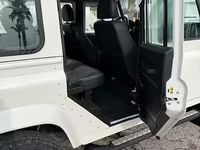 Usata Land Rover Defender 122 CV (89 kW) 2010 Bianco Station wagon