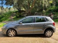 Usado VW Polo 90 CV (66 kW) 2012 Gris Utilitario