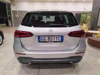 Usata Mercedes B200 150 CV (110 kW) 2019 Argento Monovolume