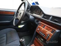 Usata Mercedes E200 1991 Grigio Berlina