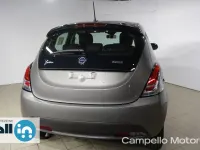 Usata Lancia Ypsilon Silver 69 CV (50 kW) 2023 Grigio pietra Utilitaria