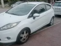 Usata Ford Fiesta 97 CV (71 kW) 2009 Bianco Berlina