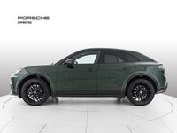 Usata Porsche Macan Turbo 469 kW (639 CV) 2024 Oak green neo metallizzato SUV