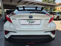 Usata Toyota C-HR Lounge 98 CV (72 kW) 2017 Bianco SUV
