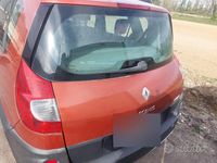 Usata Renault Scénic II 130 CV (95 kW) 2008 Rosso Monovolume