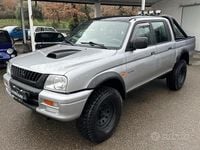 Usata Mitsubishi L200 99 CV (72 kW) 2000 Grigio Pick-up