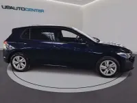 Usata VW Golf VIII Life 110 CV (80 kW) 2020 H7 atlantic blue metallizzato Berlina