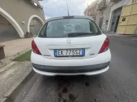 Usata Peugeot 207 Allure 68 CV (50 kW) 2011 Bianco Berlina