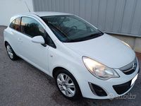 Usata Opel Corsa 86 CV (63 kW) 2011 Bianco Berlina