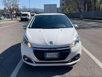 Usata Peugeot 208 Signature Sky 83 CV (61 kW) 2019 Bianco Utilitaria