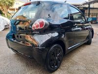 Usata Toyota Aygo 69 CV (50 kW) 2013 Nero Utilitaria