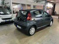 Usata Peugeot 107 68 CV (50 kW) 2013 Grigio Utilitaria
