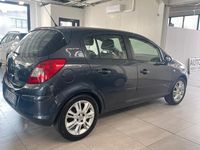 Usata Opel Corsa Edition 95 CV (69 kW) 2012 Grigio Utilitaria