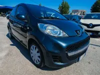 Usata Peugeot 107 68 CV (50 kW) 2009 Blu Utilitaria