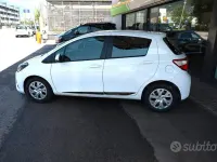 Usata Toyota Yaris Active 69 CV (50 kW) 2017 Bianco Berlina