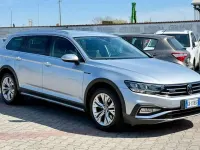 Usata VW Passat Alltrack 200 CV (147 kW) 2022 Argento Station wagon