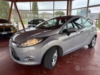 Usata Ford Fiesta 70 CV (51 kW) 2011 Grigio Utilitaria