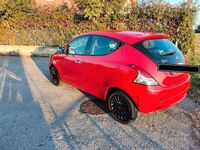 Usata Lancia Ypsilon 69 CV (50 kW) 2018 Rosso Utilitaria