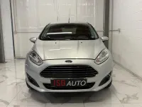 Usata Ford Fiesta Titanium 95 CV (69 kW) 2016 Argento Utilitaria