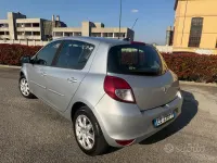 Usata Renault Clio II Dynamique 101 CV (74 kW) 2010 Grigio Berlina