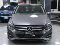 Usata Mercedes B200 136 CV (100 kW) 2017 Grigio Monovolume