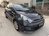 Usata Kia Rio 86 CV (63 kW) 2015 Grigio Berlina