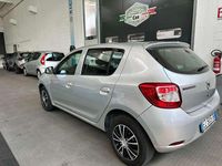 Usata Dacia Sandero Lauréate 75 CV (55 kW) 2015 Argento Berlina