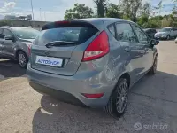 Usata Ford Fiesta Titanium 92 CV (67 kW) 2010 Blu Berlina