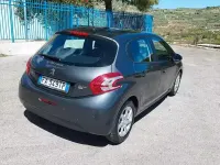 Usata Peugeot 208 92 CV (67 kW) 2014 Giallo Utilitaria