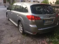 Usata Subaru Legacy 150 CV (110 kW) 2010 Grigio Station wagon