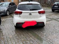 Usata Kia Rio 90 CV (66 kW) 2017 Bianco Utilitaria