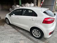 Usata Kia Rio 83 CV (61 kW) 2016 Bianco Utilitaria