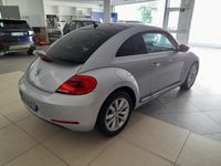 Usata VW Beetle Design 105 CV (77 kW) 2013 Argento Utilitaria