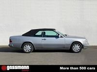 Usata Mercedes E200 136 CV (100 kW) 1995 Argento Cabrio