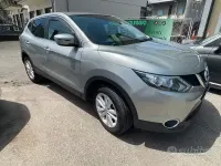 Usata Nissan Qashqai Acenta 110 CV (80 kW) 2016 Grigio SUV