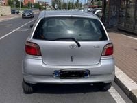 Usata Toyota Yaris Sol 68 CV (50 kW) 2003 Argento Berlina