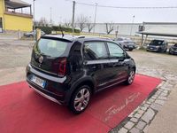 Usata VW cross up! 75 CV (55 kW) 2018 Nero Utilitaria