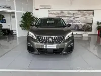 Usata Peugeot 3008 Business-Line 131 CV (96 kW) 2019 Verde SUV