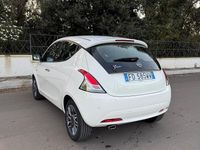 Usata Lancia Ypsilon Gold 69 CV (50 kW) 2016 Bianco Utilitaria