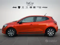 Usata Renault Clio V Equilibre 66 CV (48 kW) 2023 Arancione Berlina
