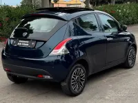 Usata Lancia Ypsilon 69 CV (50 kW) 2015 Bluazzurro Utilitaria