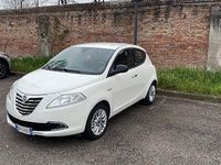 Usata Lancia Ypsilon Silver 69 CV (50 kW) 2013 Bianco Utilitaria