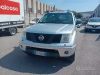 Usata Nissan Navara 174 CV (127 kW) 2005 Grigio Pick-up