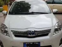 Usata Toyota Auris Hybrid Active 99 CV (72 kW) 2011 Bianco Berlina